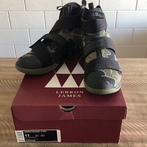 Men Lebron Soldier 10 SFG